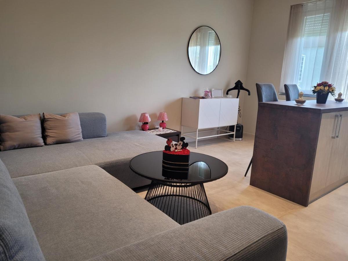 Lara II Apartman Debrecen Ngoại thất bức ảnh